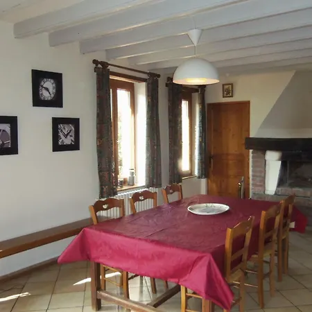 Les Noisettes Sauvages Proche Etretat * Villainville