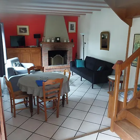 Les Noisettes Sauvages Proche Etretat * Villainville