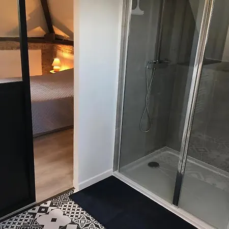 Les Noisettes Sauvages Proche Etretat *