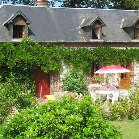 Les Noisettes Sauvages Proche Etretat Villainville